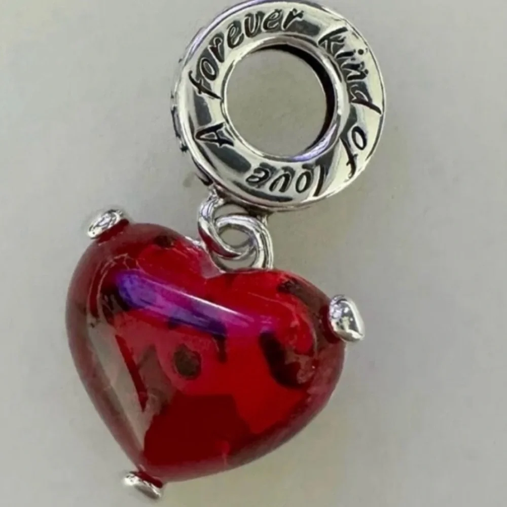 NWT PANDORA x Disney Mickey/Minnie Mouse Kiss Red Murano Dangle Ch…